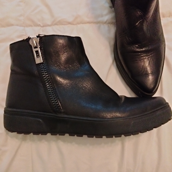 Chelsea Crew ankle booties - Picture 3 of 7